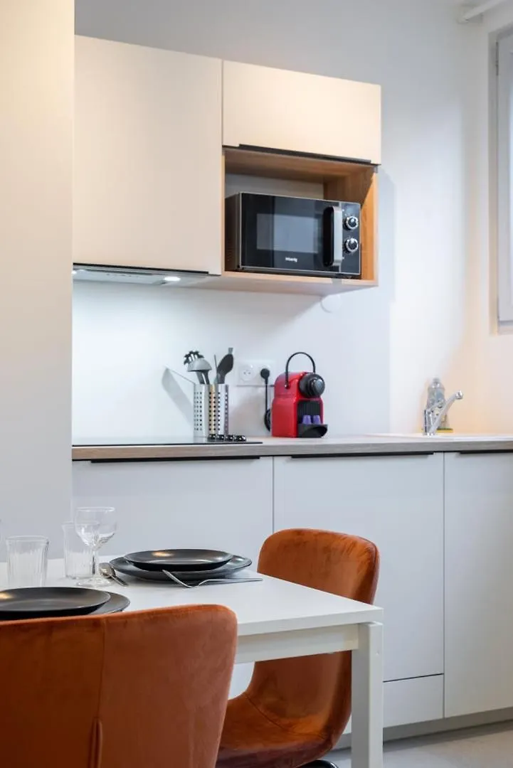 Renovated 1 Bedroom Apartment Rijsel