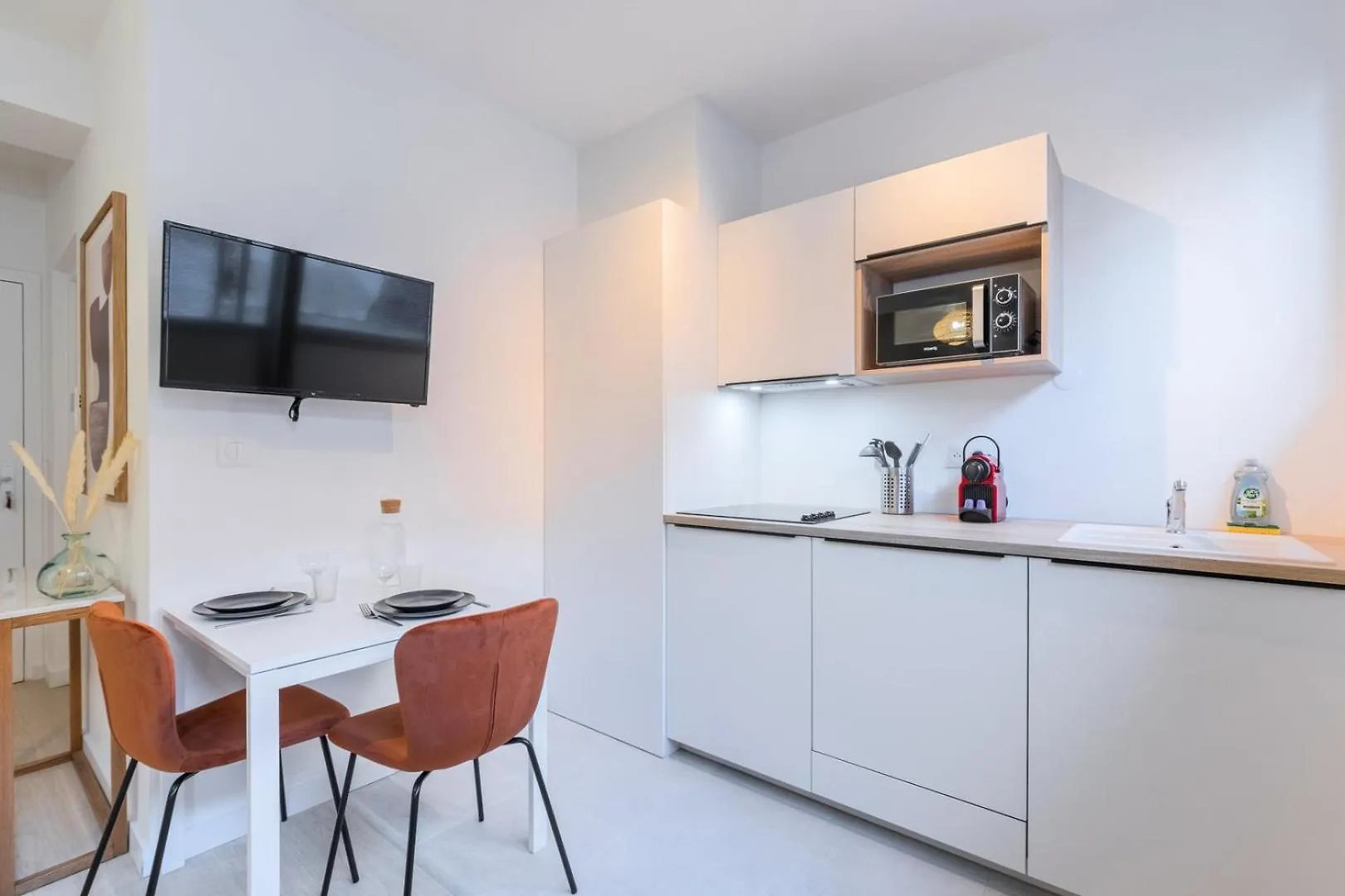 Renovated 1 Bedroom Apartment Rijsel