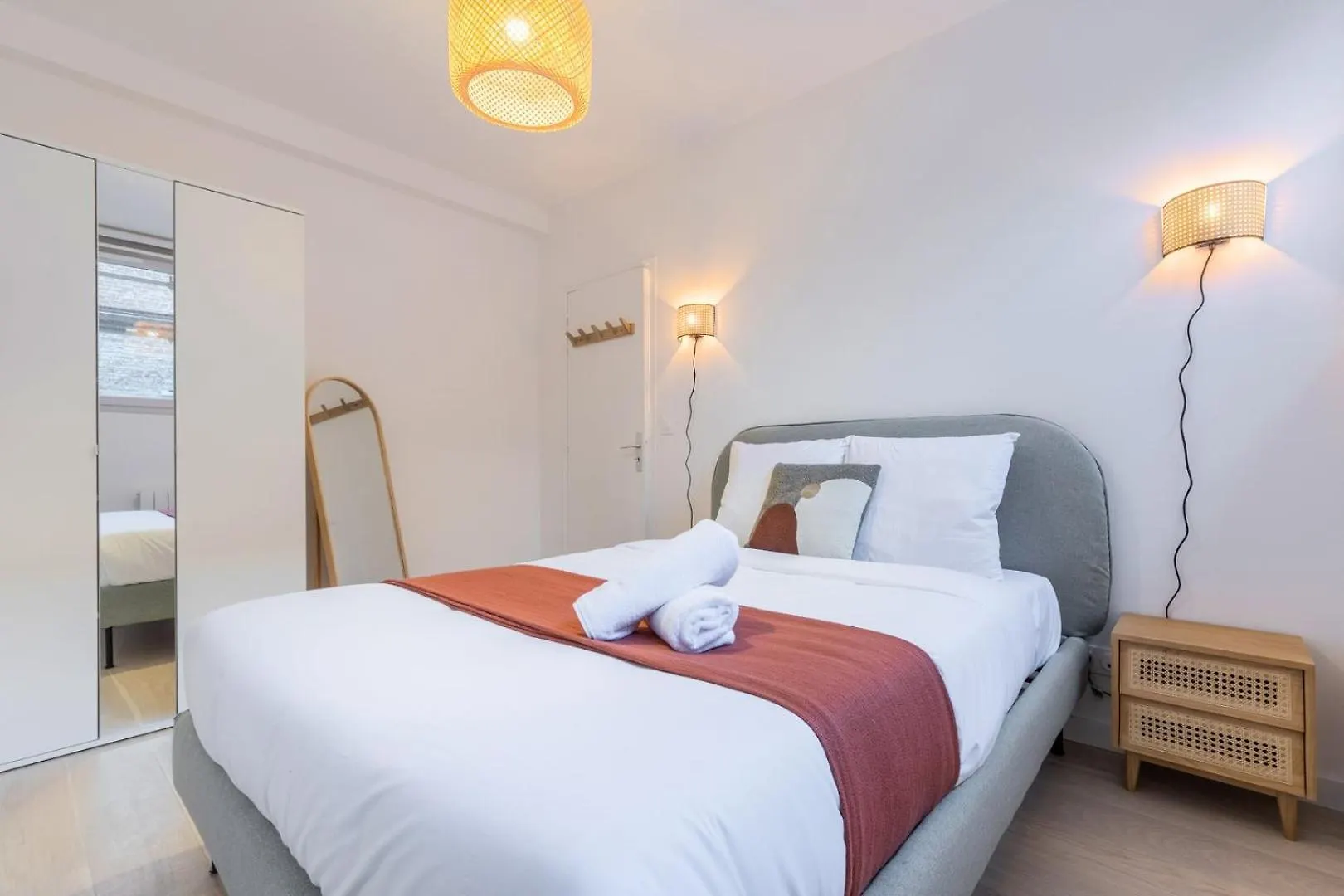Renovated 1 Bedroom Apartment Rijsel 0*,  Frankrijk
