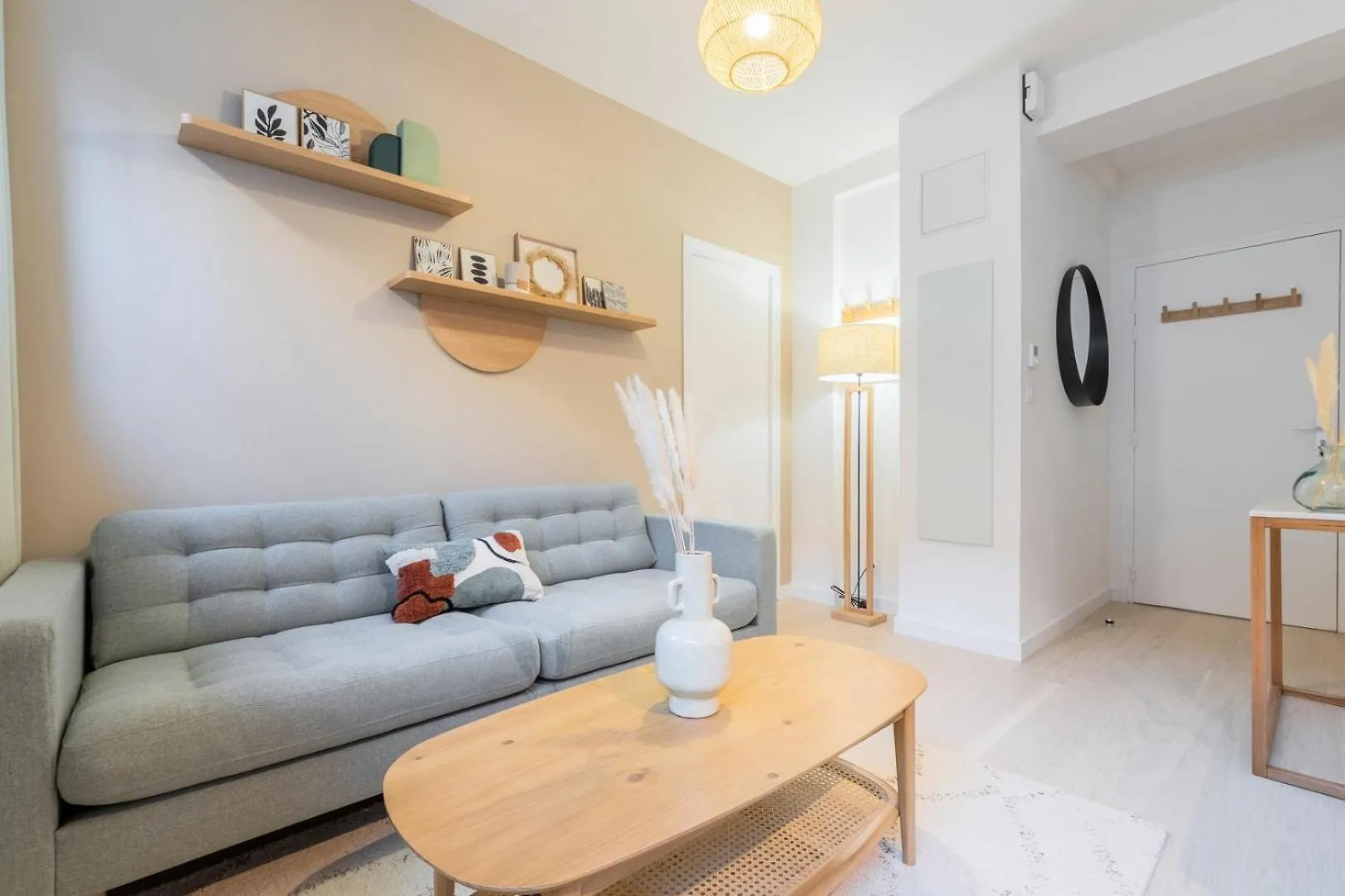 Renovated 1 Bedroom Apartment Rijsel 0*,  Frankrijk